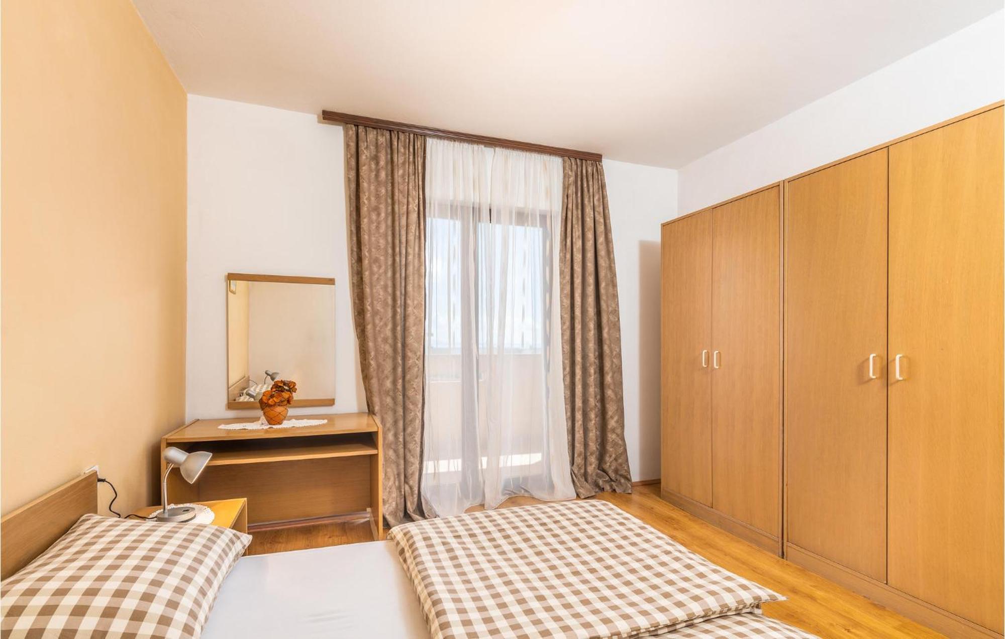 Gorgeous Apartment In Krk With Wifi Krk Town Buitenkant foto